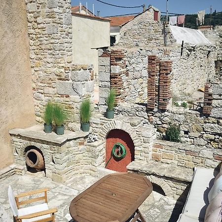 Yi Artistry 1-Bedroom Medieval Holiday House Kalamoti Екстер'єр фото