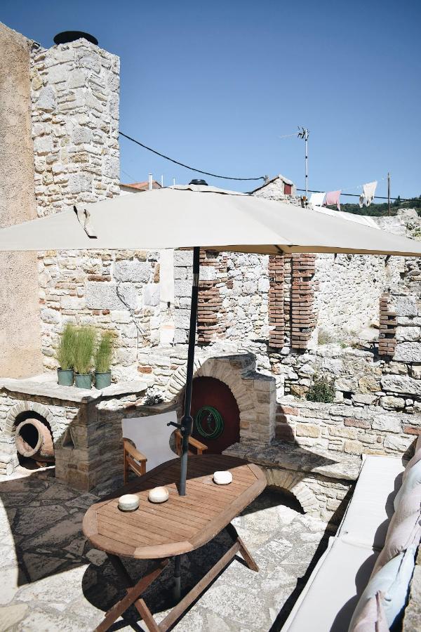 Yi Artistry 1-Bedroom Medieval Holiday House Kalamoti Екстер'єр фото