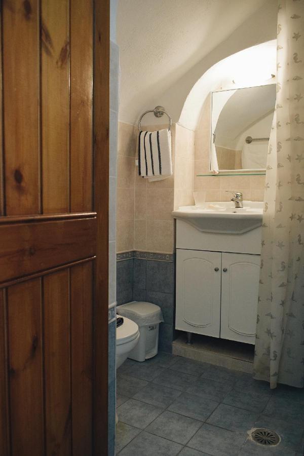 Yi Artistry 1-Bedroom Medieval Holiday House Kalamoti Екстер'єр фото
