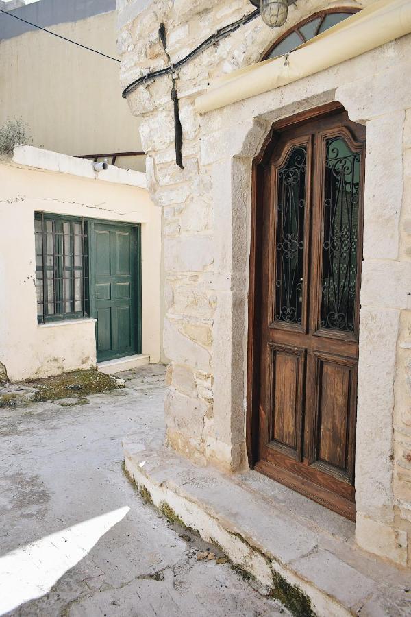 Yi Artistry 1-Bedroom Medieval Holiday House Kalamoti Екстер'єр фото